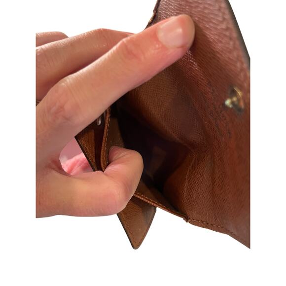 Louis Vuitton Key Holder Brown Monogram LV Print - Picture 12 of 13